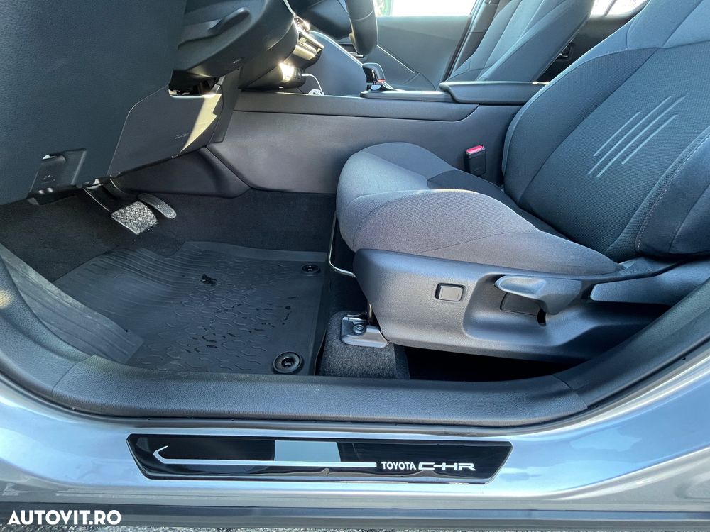 Toyota C-HR 2.0 HEV 197 CP 4x2 CVT Premiere Edition - 14
