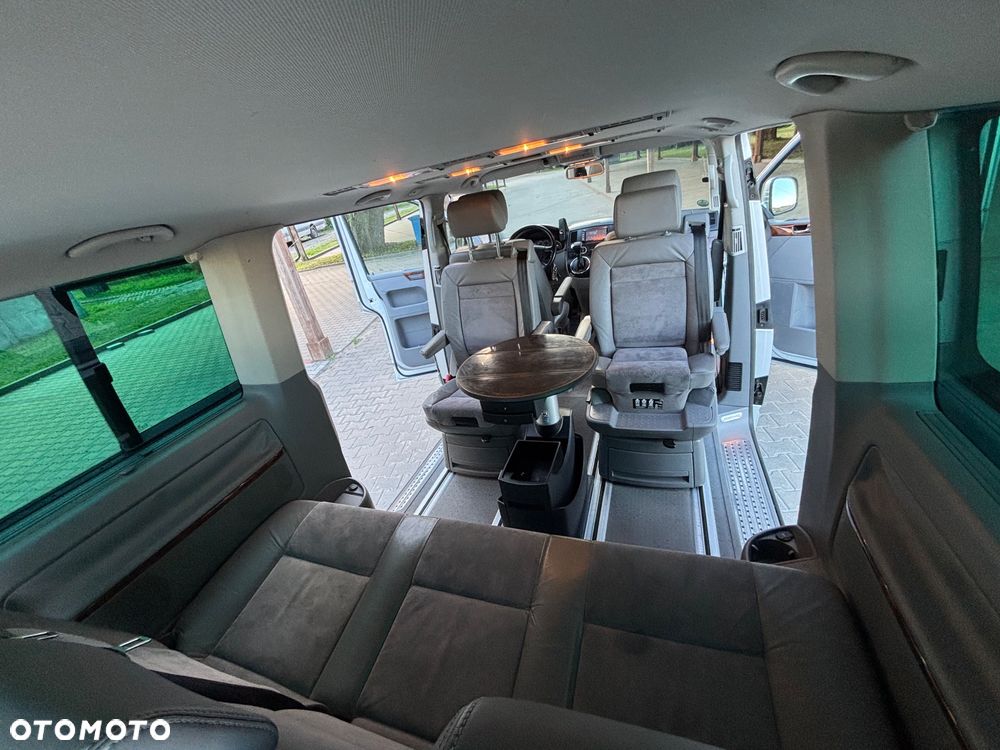 Volkswagen Multivan - 26