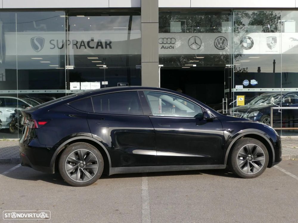 Tesla Model Y Standard - 39