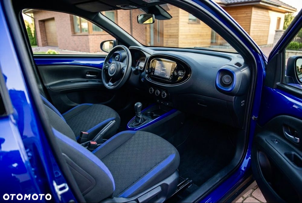 Toyota Aygo x.shift x-play connect - 5