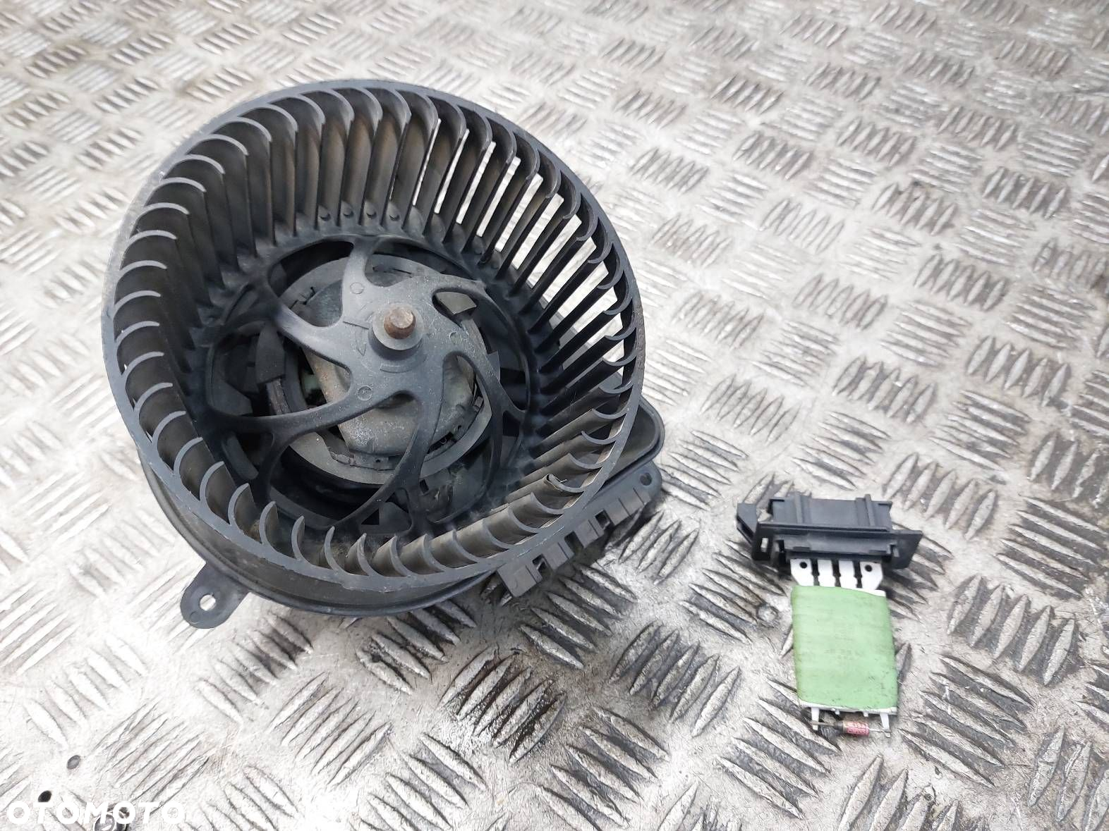 DMUCHAWA WENTYLATOR NAWIEWU + REZYSTOR VOLKSWAGEN LT 46 663329W - 2