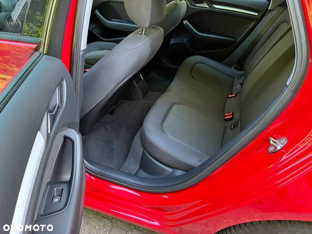 Audi A3 Sportback 35 TFSI S tronic - 14