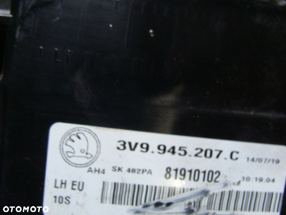 SKODA SUPERB III LIFT KOMBI LAMPA TYLNA LEWA 3V9945207C - 3