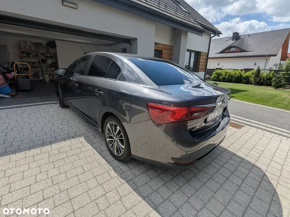 Toyota Avensis 1.8 Premium - 3