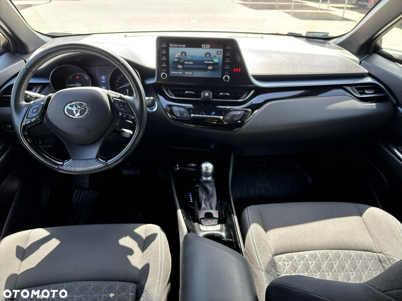 Toyota C-HR - 13
