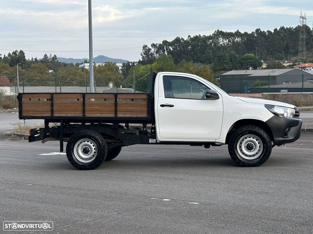 Toyota Hilux 2.4 D-4D 4WD CE CM - 19