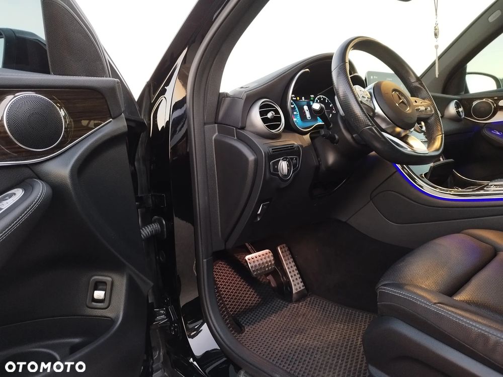 Mercedes-Benz GLC 300 4Matic 9G-TRONIC AMG Line - 16