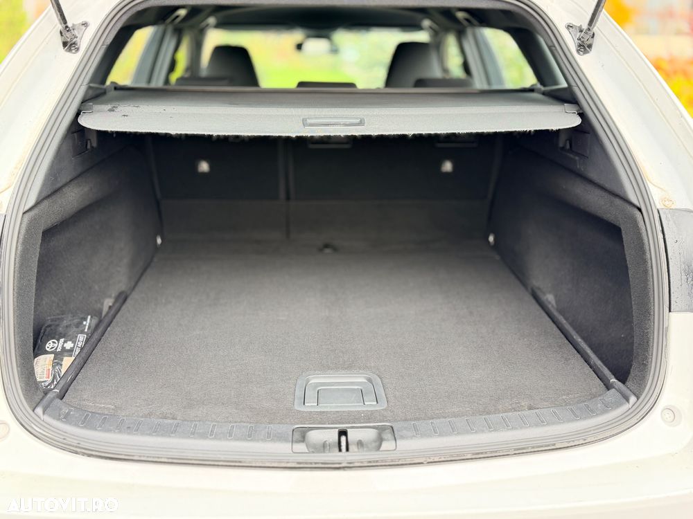 Toyota Corolla 1.8 Business Edition - 12
