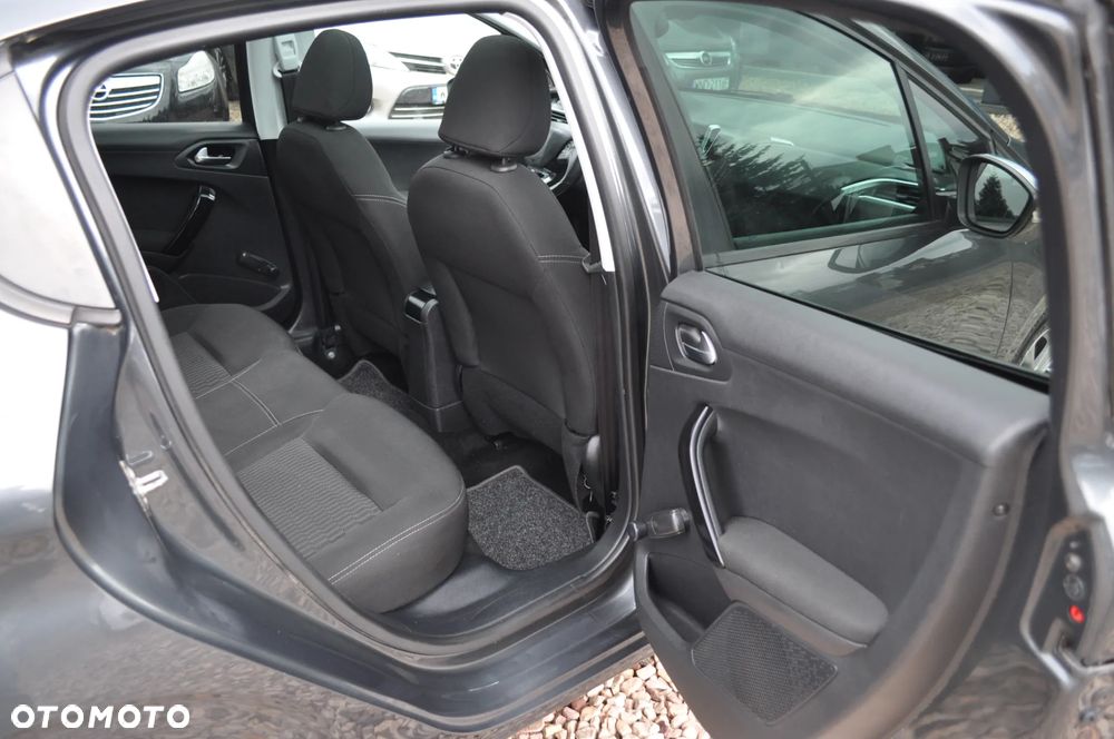 Peugeot 208 1.2 VTi Allure - 16