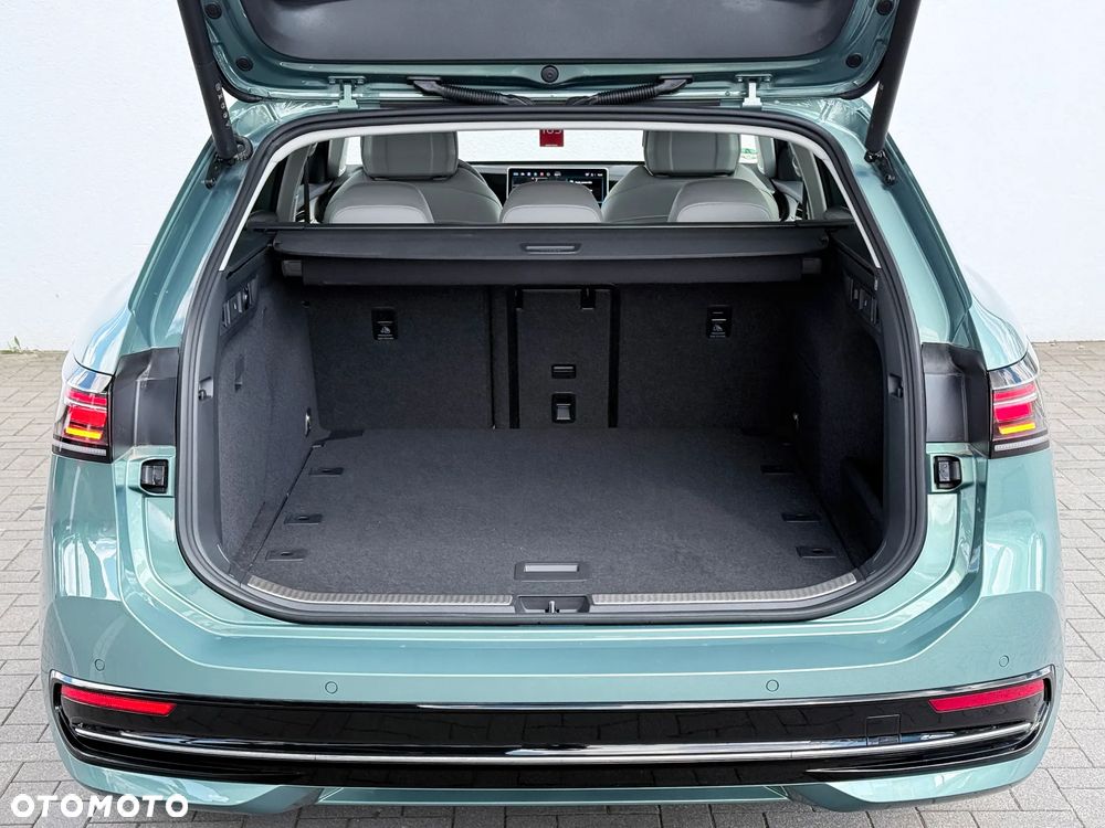 Volkswagen Passat Variant 2.0 TDI SCR DSG Elegance - 14