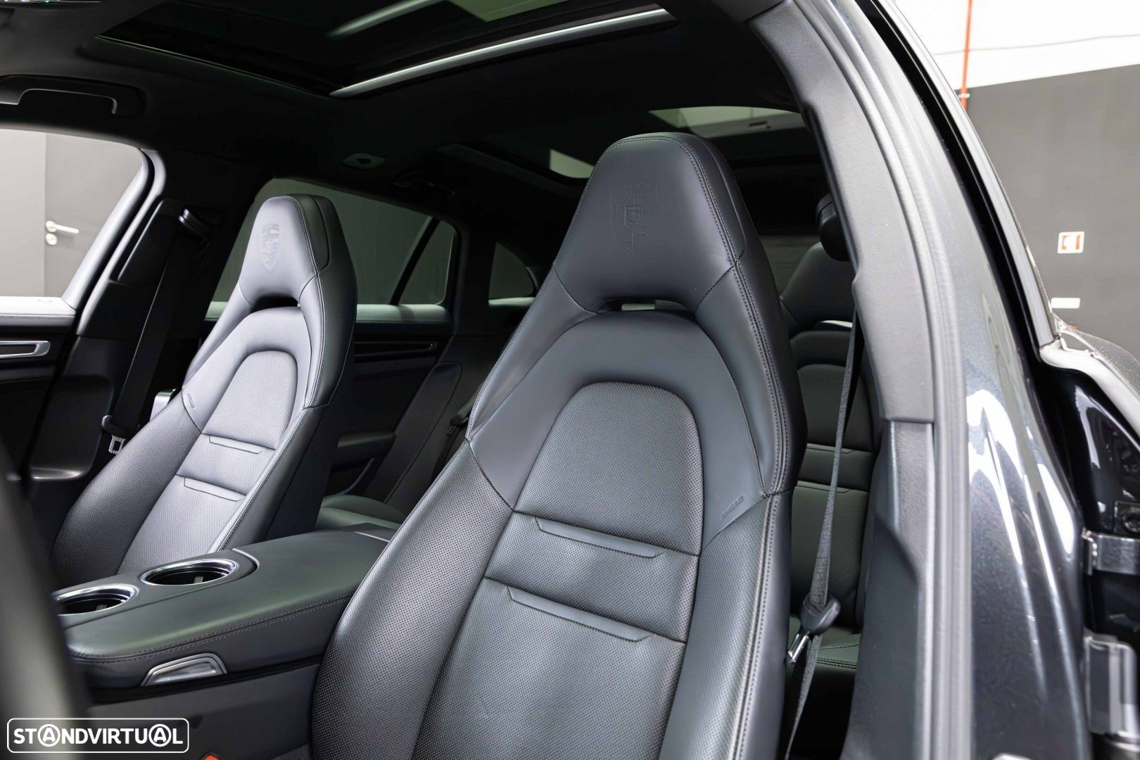 Porsche Panamera Sport Turismo 4 E-Hybrid Platinum Edition PDLS - 32