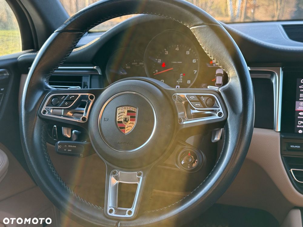 Porsche Macan - 2