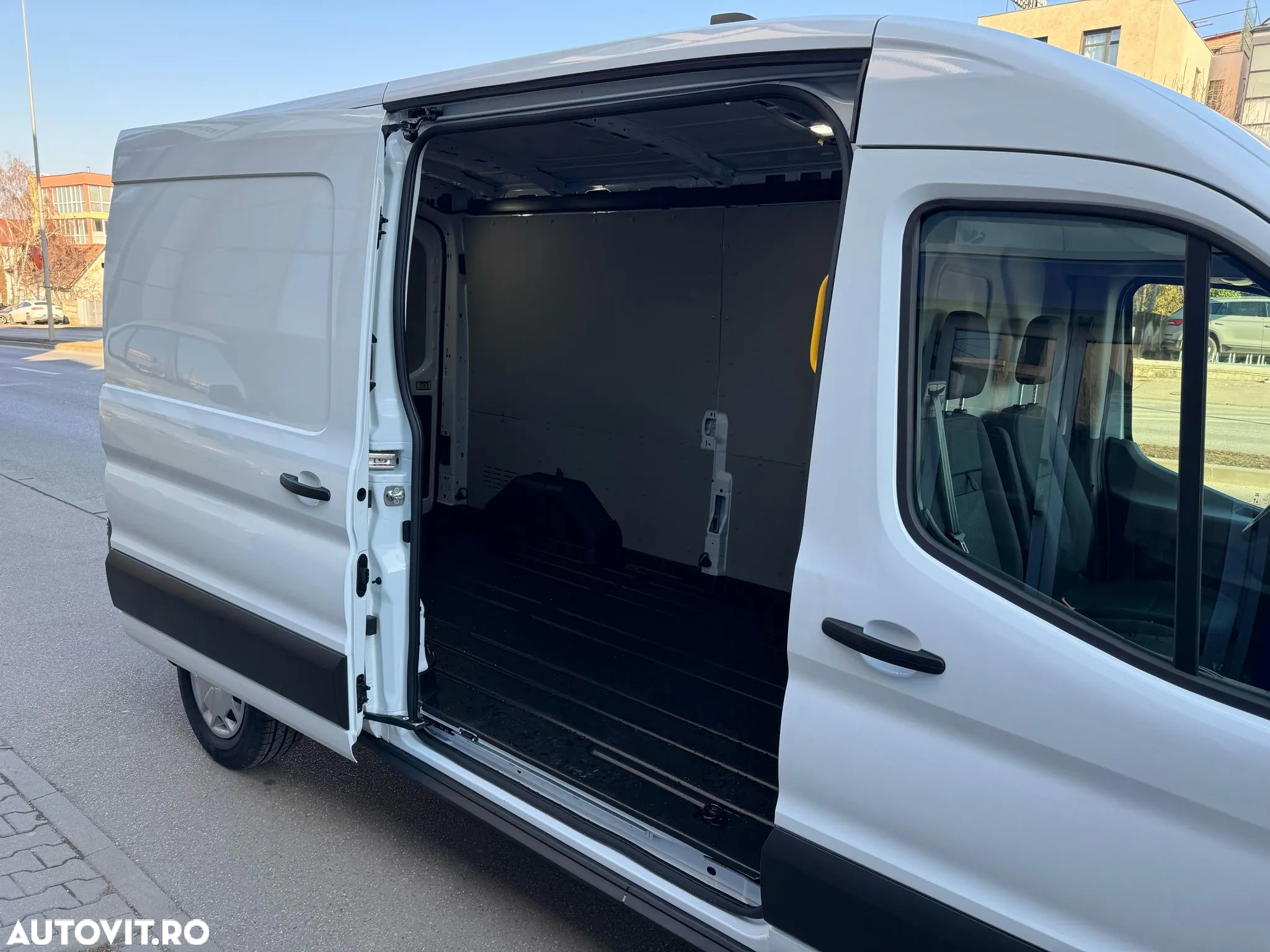 Ford TRANSIT VAN - 25