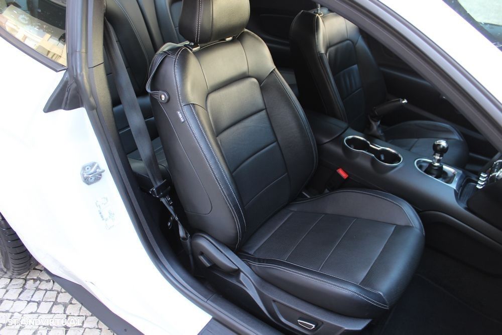 Ford Mustang 2.3i EcoBoost - 19