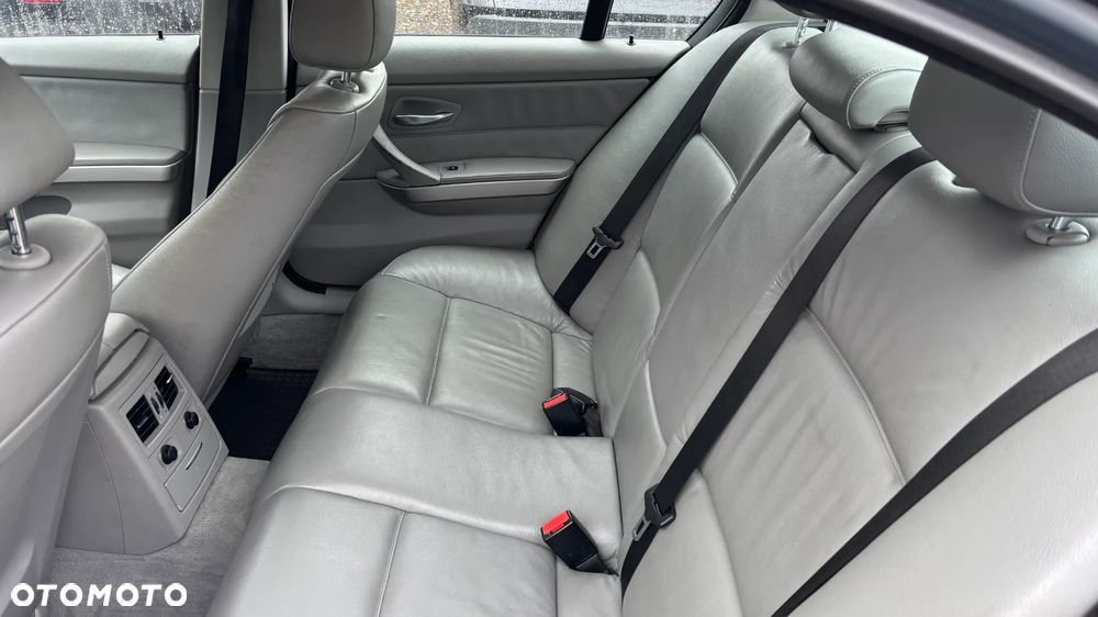 BMW Seria 3 320i - 20