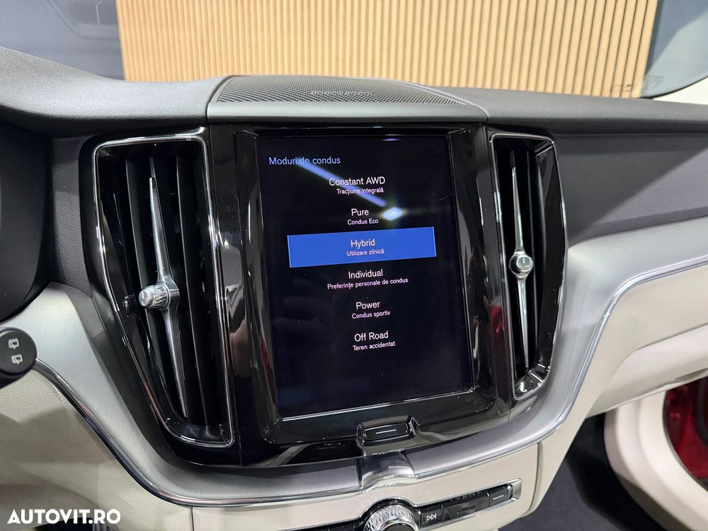 Volvo XC 60 T8 Twin Engine AWD Momentum - 14