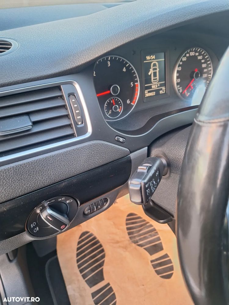 Volkswagen Jetta - 16