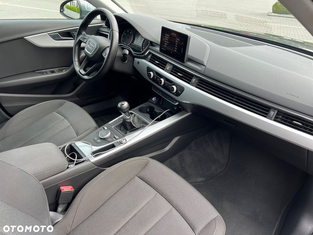 Audi A4 Avant 2.0 TDI ultra - 14