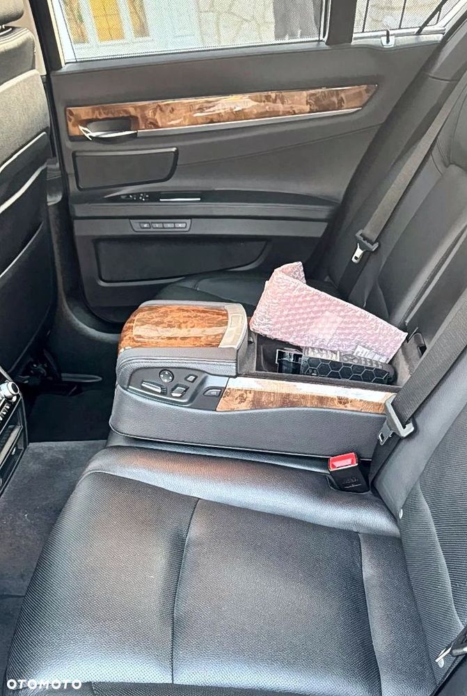 BMW Seria 7 740d xDrive - 12