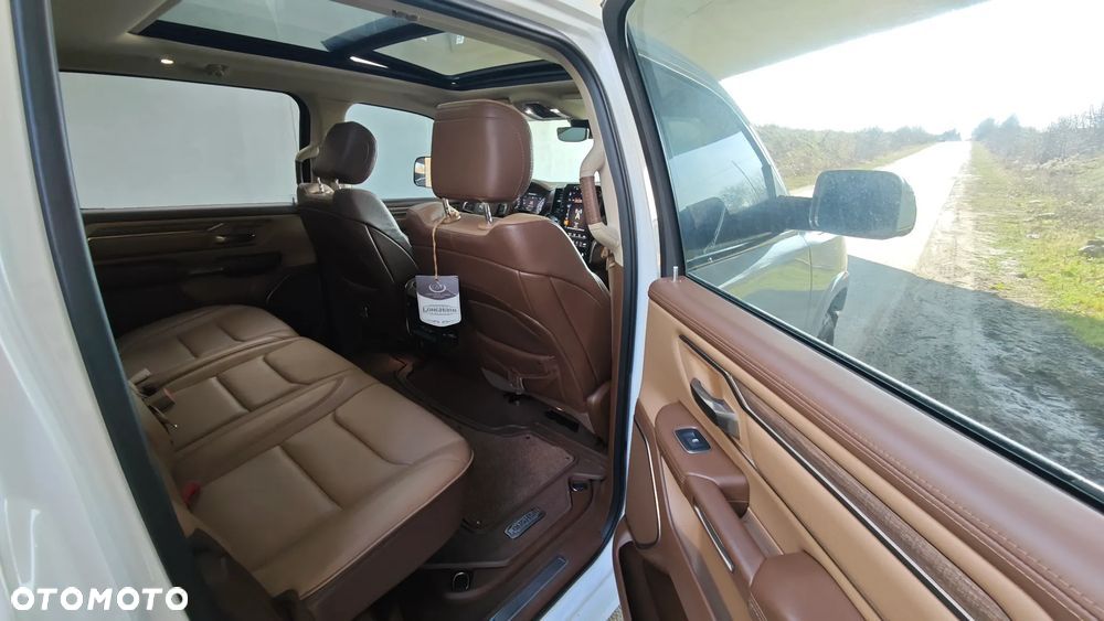 RAM 1500 Crew Cab Longbed Longhorn - 17