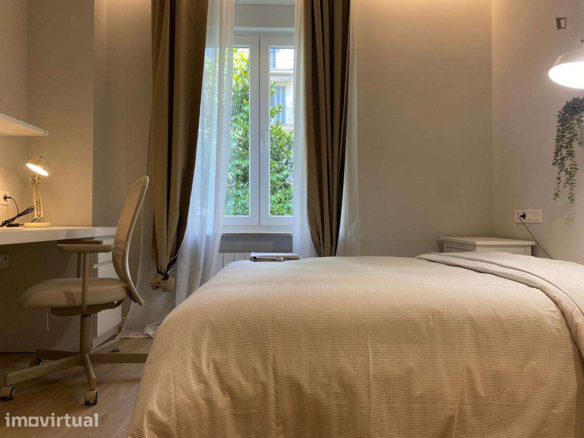 Quarto - localizado em Alameda Lisbon - Grande imagem: 3/24