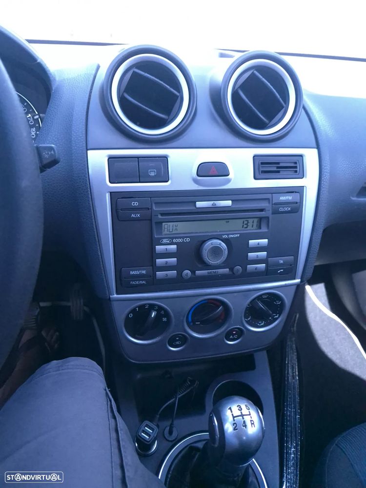 Ford Fiesta 1.25 Trend - 13