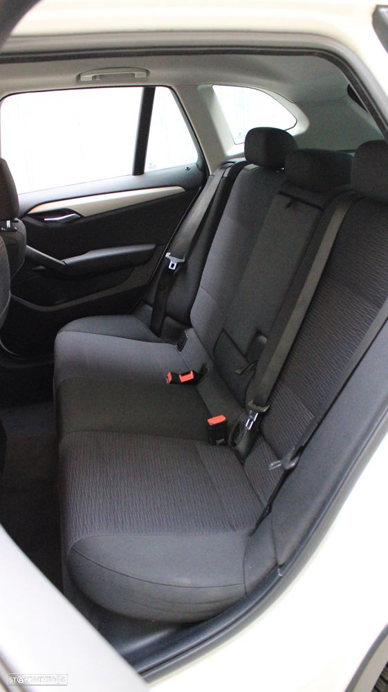 BMW X1 sDrive18d Sport Line - 13