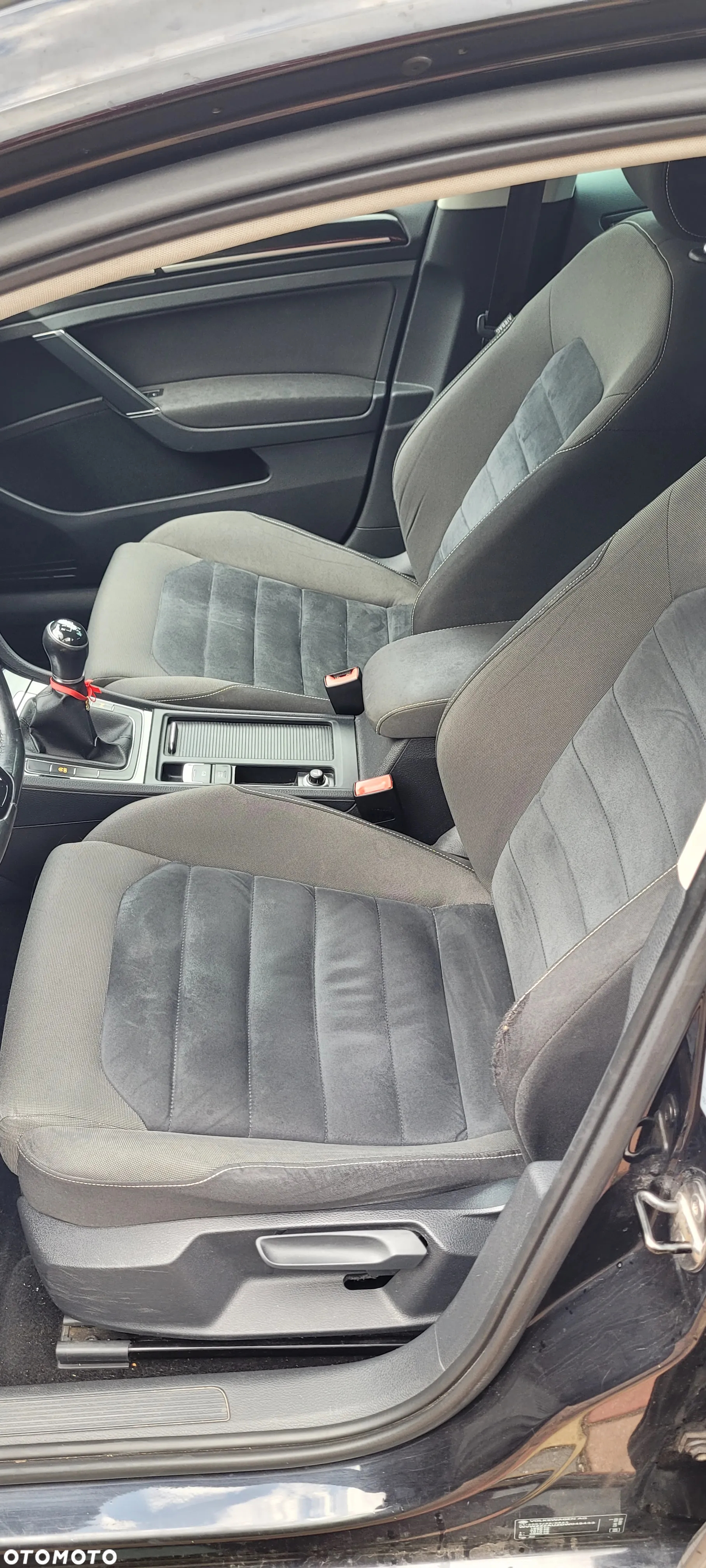 Volkswagen Golf - 6