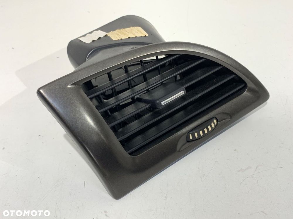 KRATKA NAWIEWU LEWY PRZÓD - 59.00 PLN - RENAULT MEGANE III liftback (BZ0/1_, B3_) 2008 - 2022 1.5 - 2