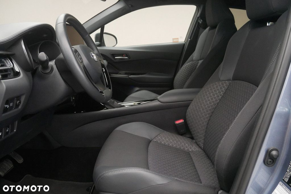 Toyota C-HR - 12