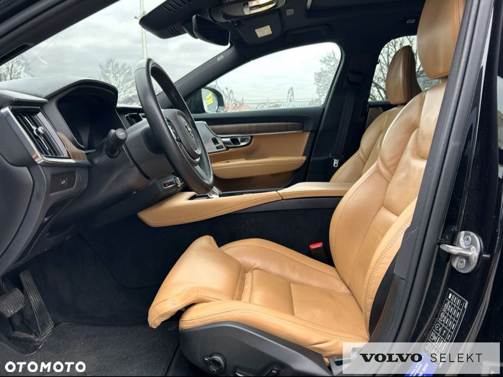 Volvo V90 Cross Country - 11