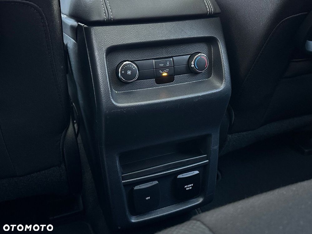 Ford S-Max - 32