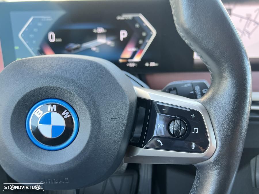 BMW iX xDrive 40 Pack Desportivo - 39