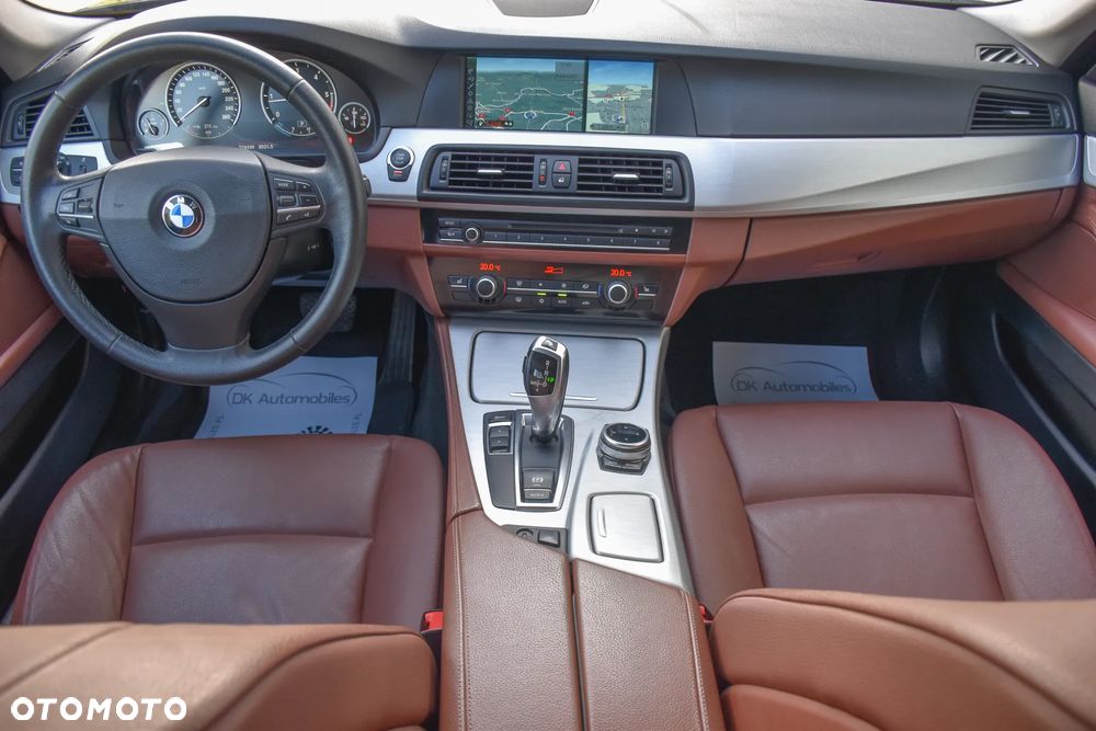 BMW Seria 5 525d Touring Sport-Aut Luxury Line - 17