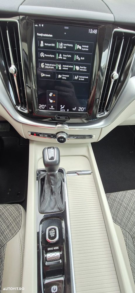 Volvo XC 60 D4 AWD Momentum - 9