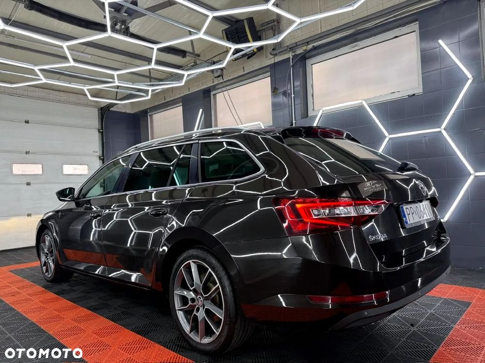 Skoda Superb 2.0 TDI DSG Style - 9