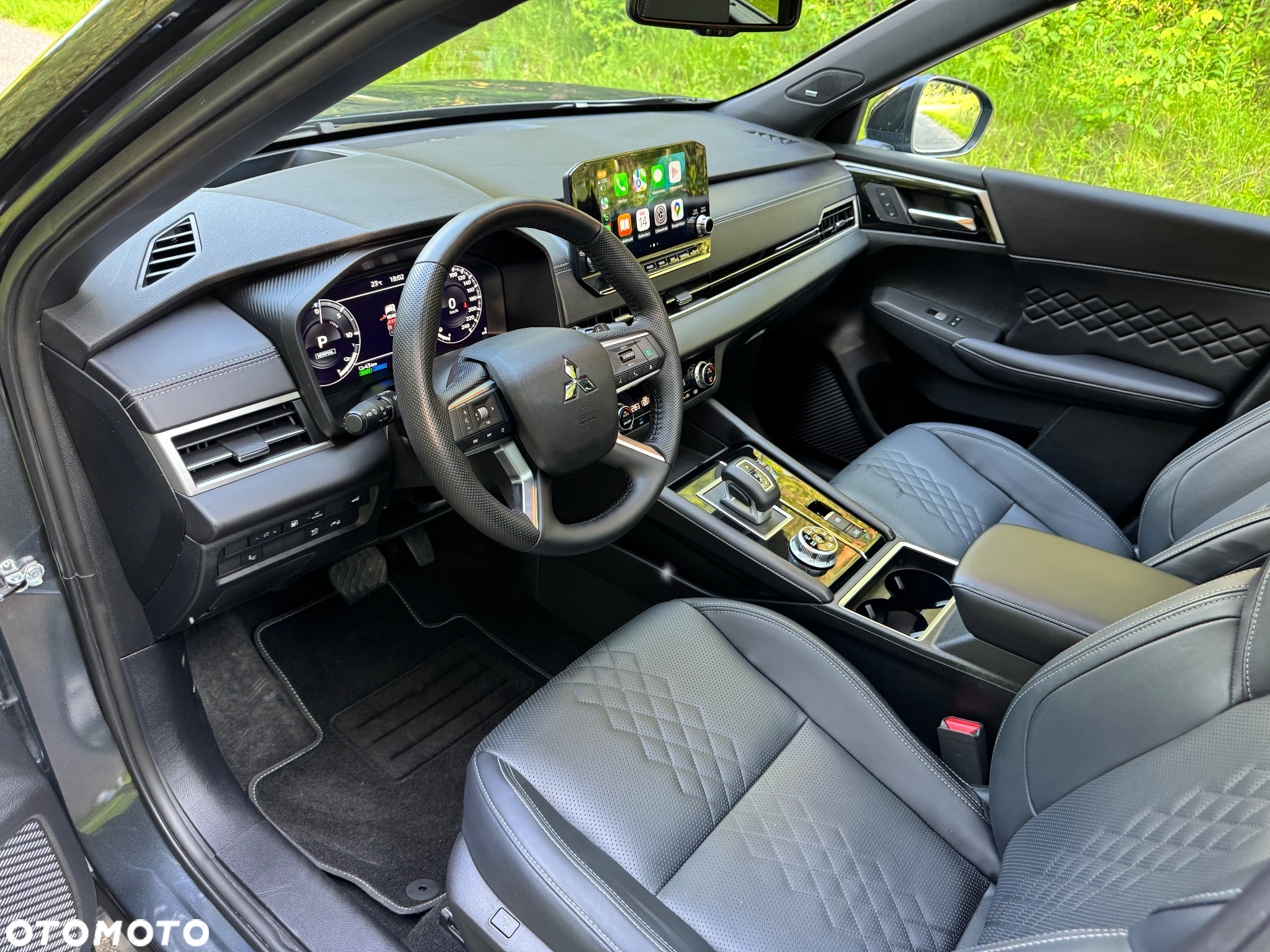 Mitsubishi Outlander 2.4 4WD Plug-In Hybrid - 16