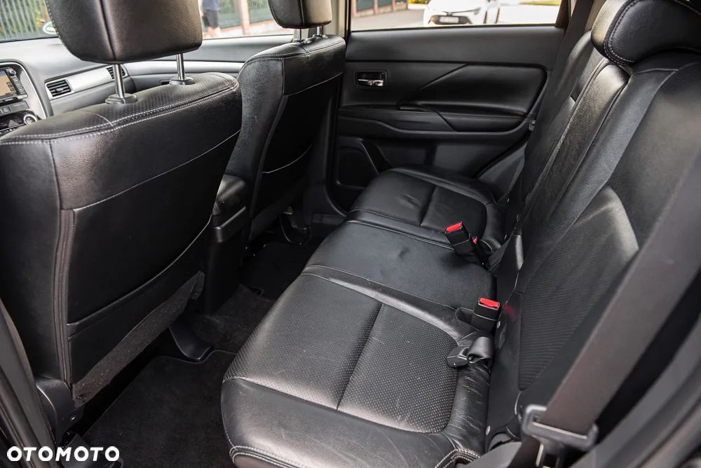 Mitsubishi Outlander - 26