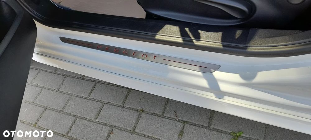 Peugeot 208 1.6 e-THP GTi S&S - 10