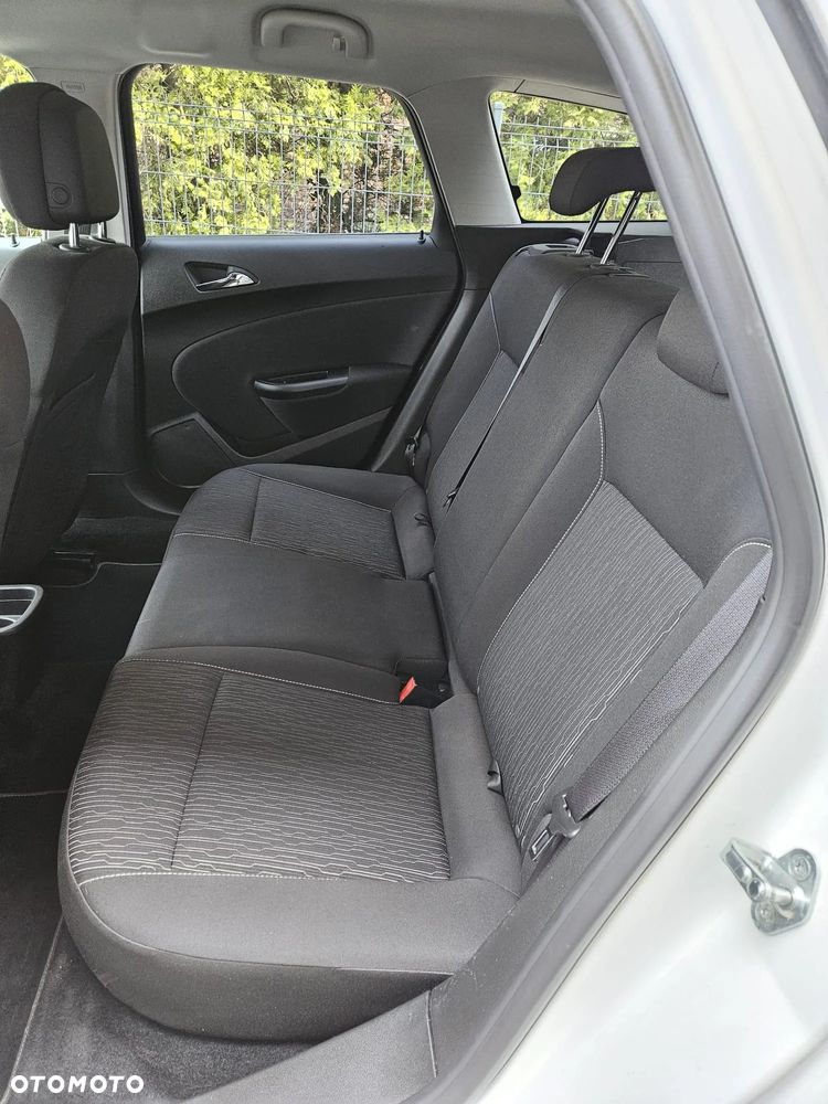 Opel Astra 1.4 Turbo Design Edition - 8