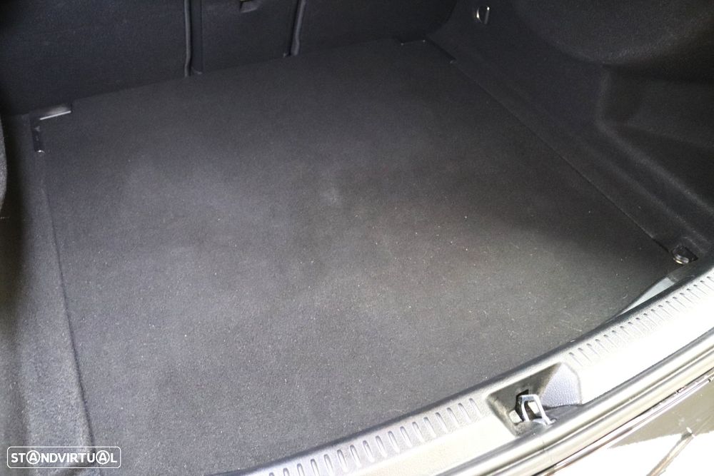 Mercedes-Benz A 180 Limousine d Style Aut. - 40