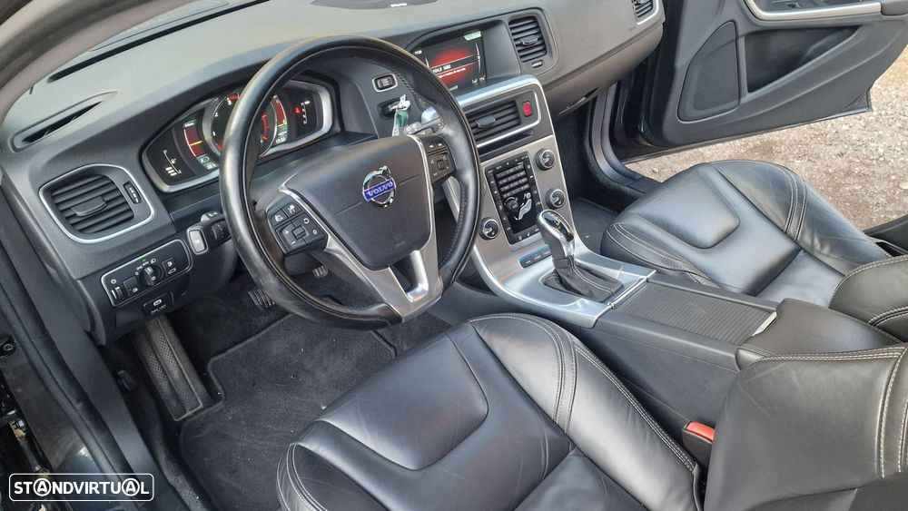 Volvo V60 D6 Plug-In-Hybrid AWD Geartronic Summum - 18