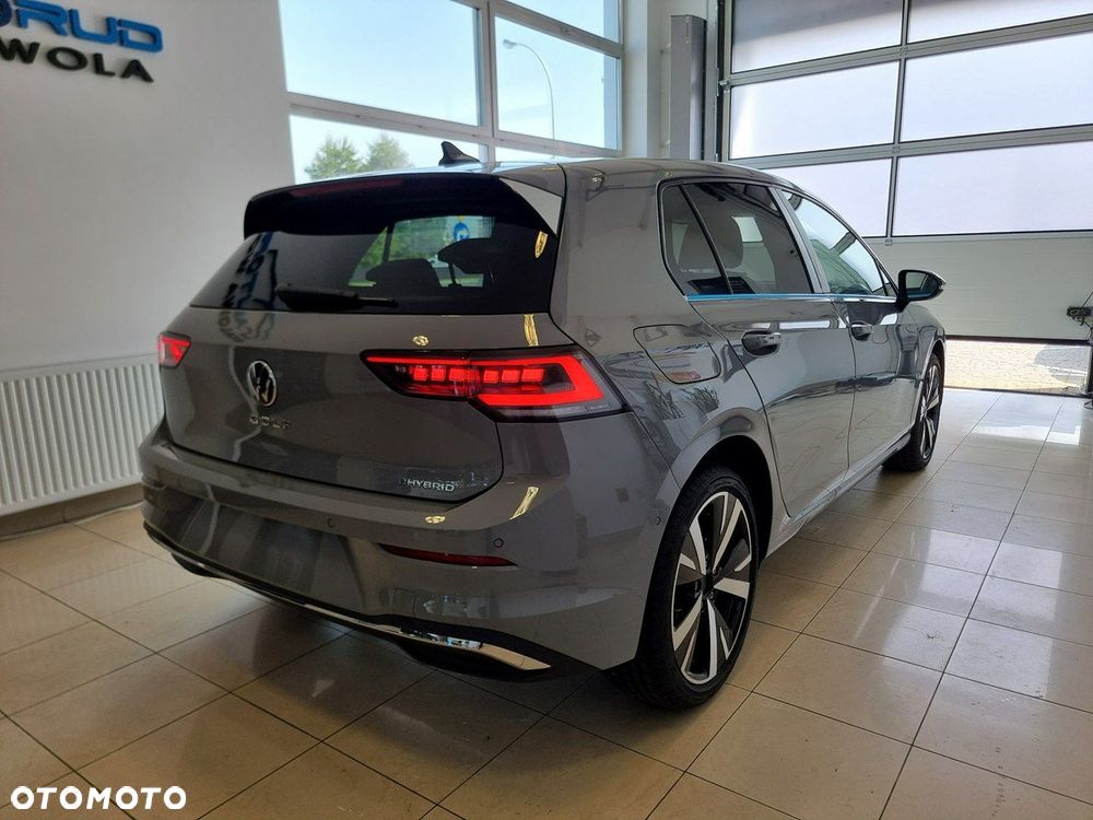Volkswagen Golf - 5