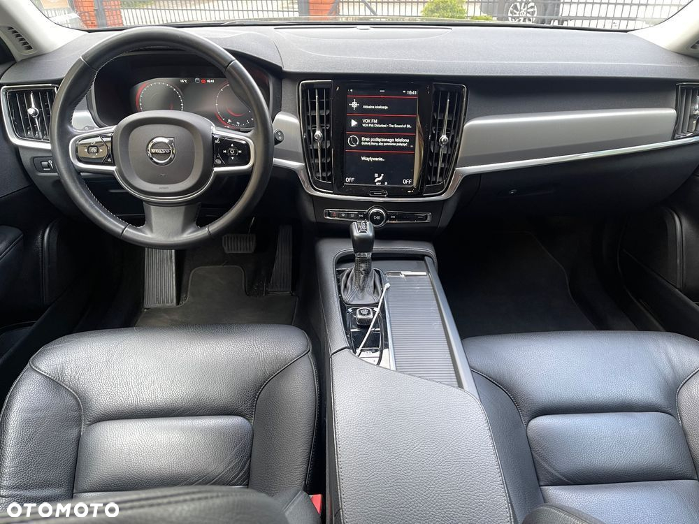 Volvo V90 D4 Momentum - 16