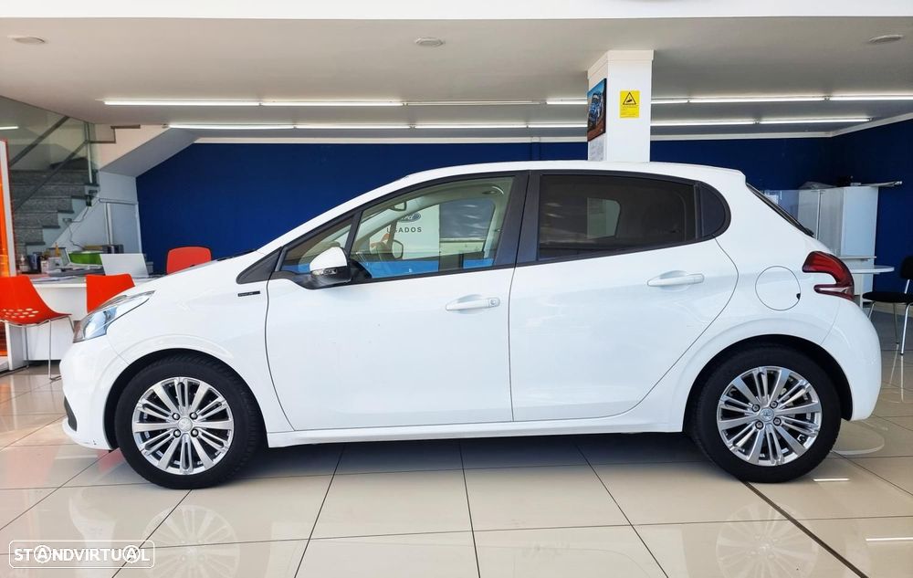 Peugeot 208 1.2 PureTech Signature - 5