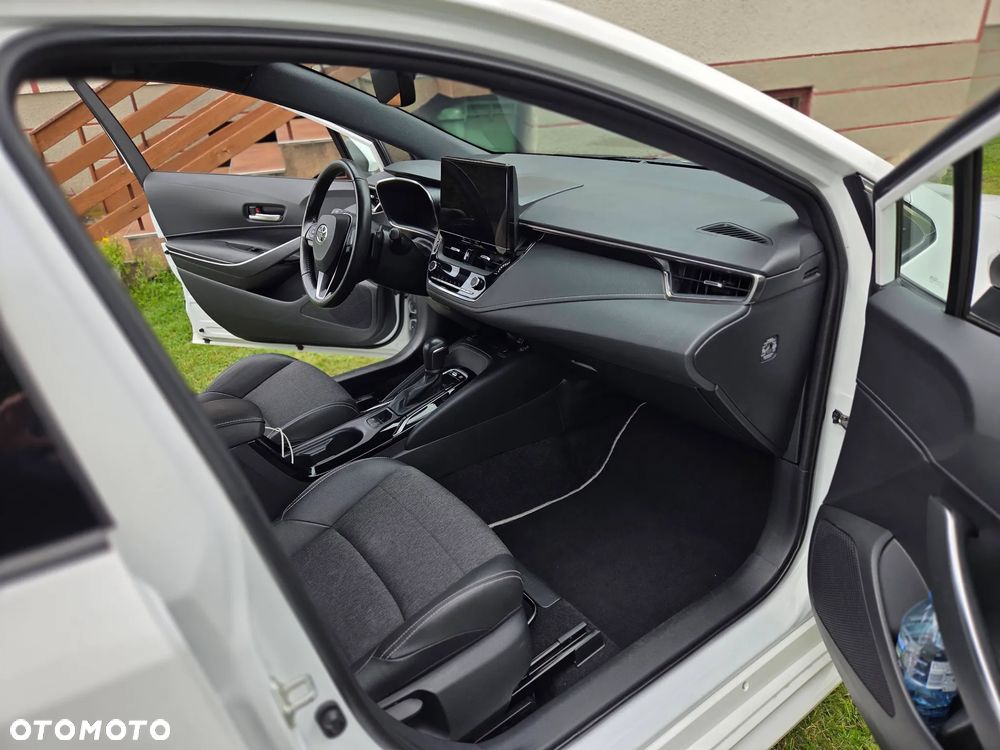Toyota Corolla 2.0 Hybrid Style - 27