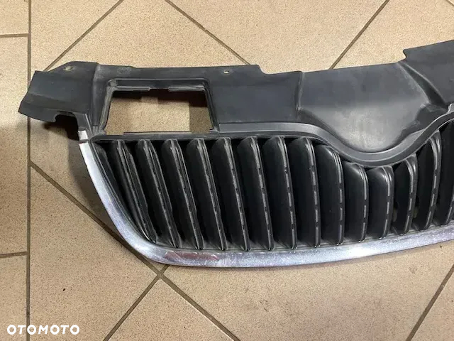 GRILL ATRAPA CHŁODNICY SKODA FABIA II SKODA ROOMSTER 5J0853668A - 2