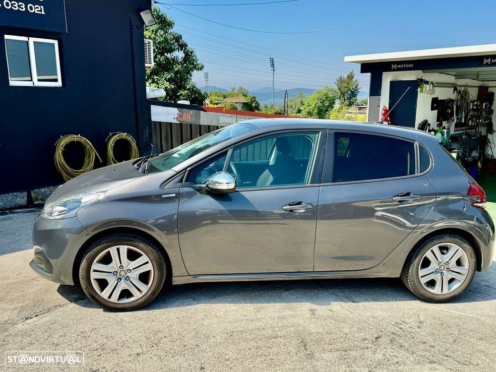 Peugeot 208 1.2 PureTech Style - 25