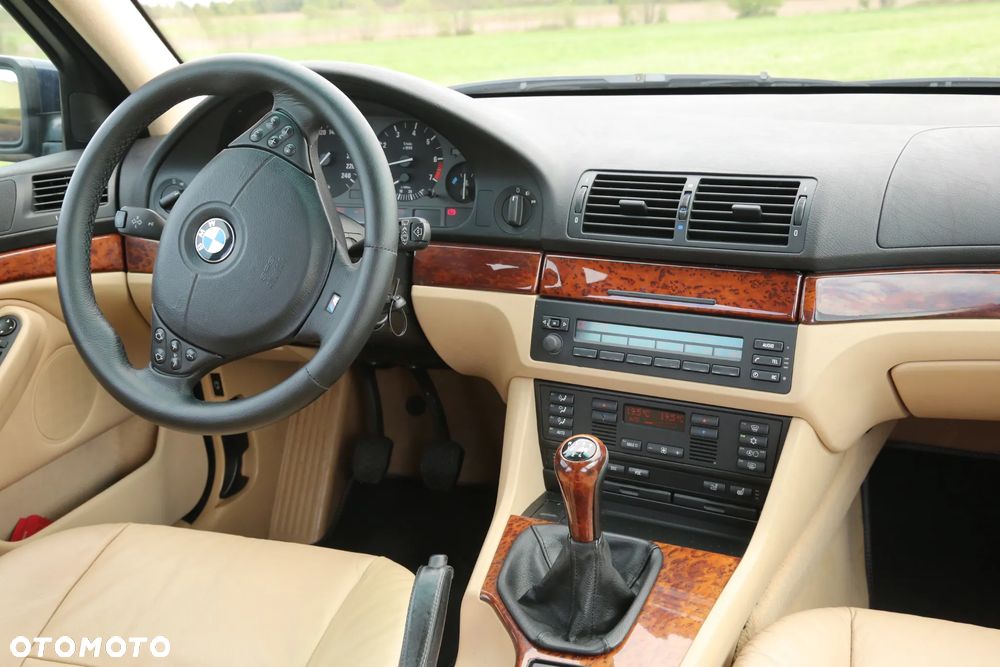 BMW Seria 5 530i Touring Edition Sport - 30