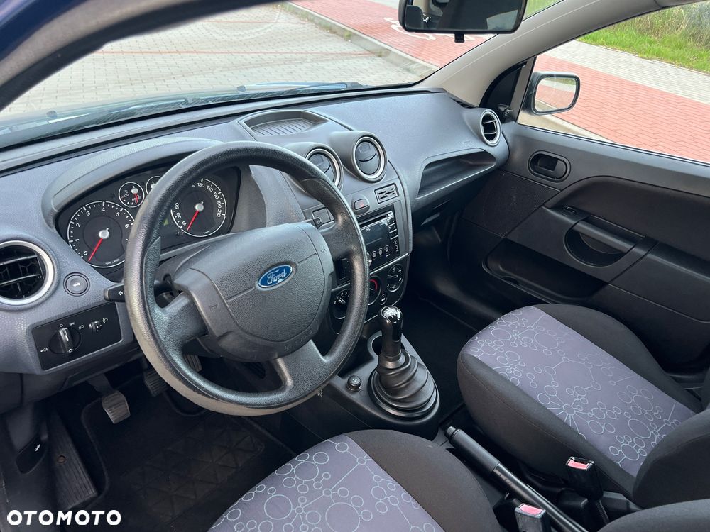 Ford Fiesta 1.4 Ambiente - 17